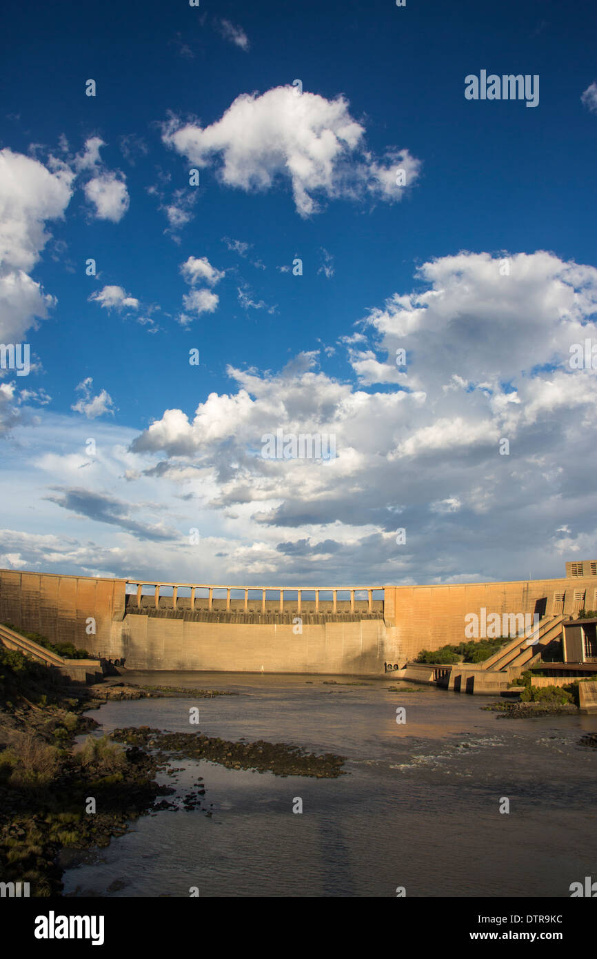 Avec le barrage de Gariep dam wall clairement visibles Banque D'Images