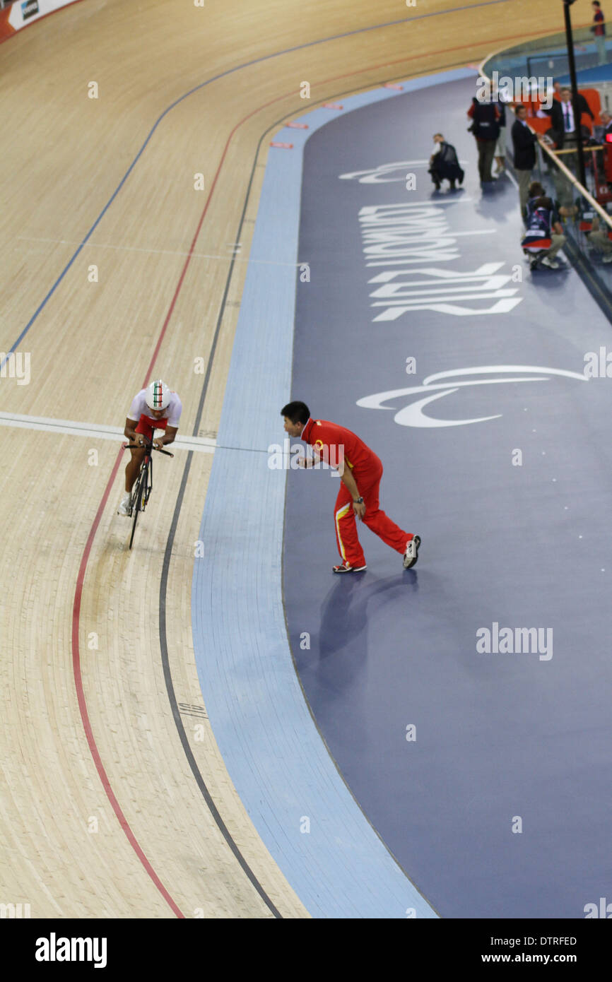 Dans la Chine de LIANG 25 zhuping Men's Personne C1-2-3 1km contre la montre aux Jeux paralympiques de 2012 à Londres Banque D'Images