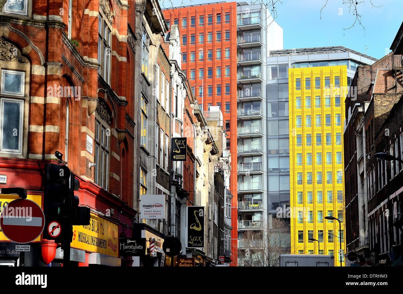 Denmark Street London Central St.Giles avec en arrière-plan de développement Banque D'Images