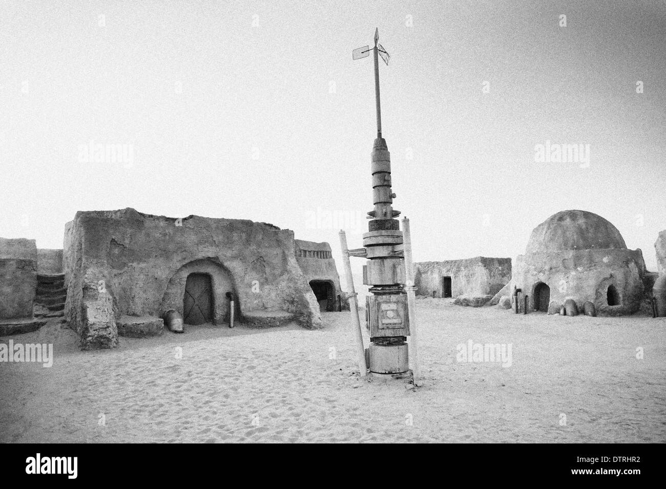 Bâtiments dans Ong Jemel, Tunisie. Ong Jemel est un endroit près de Tozeur, où les films La guerre des étoiles et le patient anglais ont été filmés. Banque D'Images