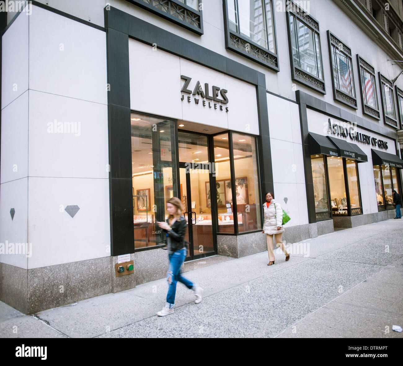 Un Zales Jewellers store sur la Cinquième Avenue à New York Banque D'Images