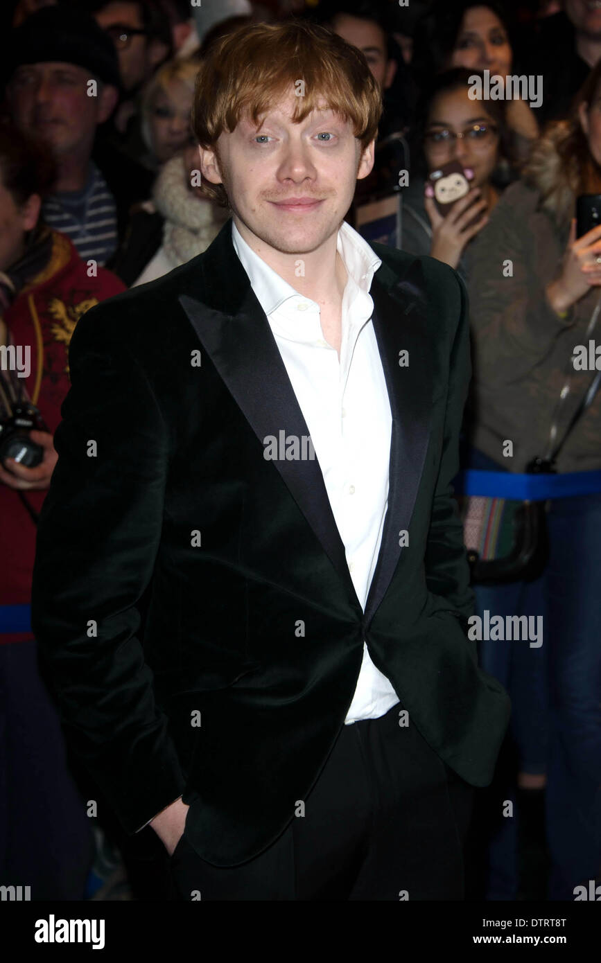 Londres, Royaume-Uni. 23 févr. 2014 : Rupert Grint arrive à l'WhatsOnStage Awards 2014 qui a eu lieu au Prince of Wales Theatre de Londres. Voir Li Capital Photo/Alamy Live News Banque D'Images