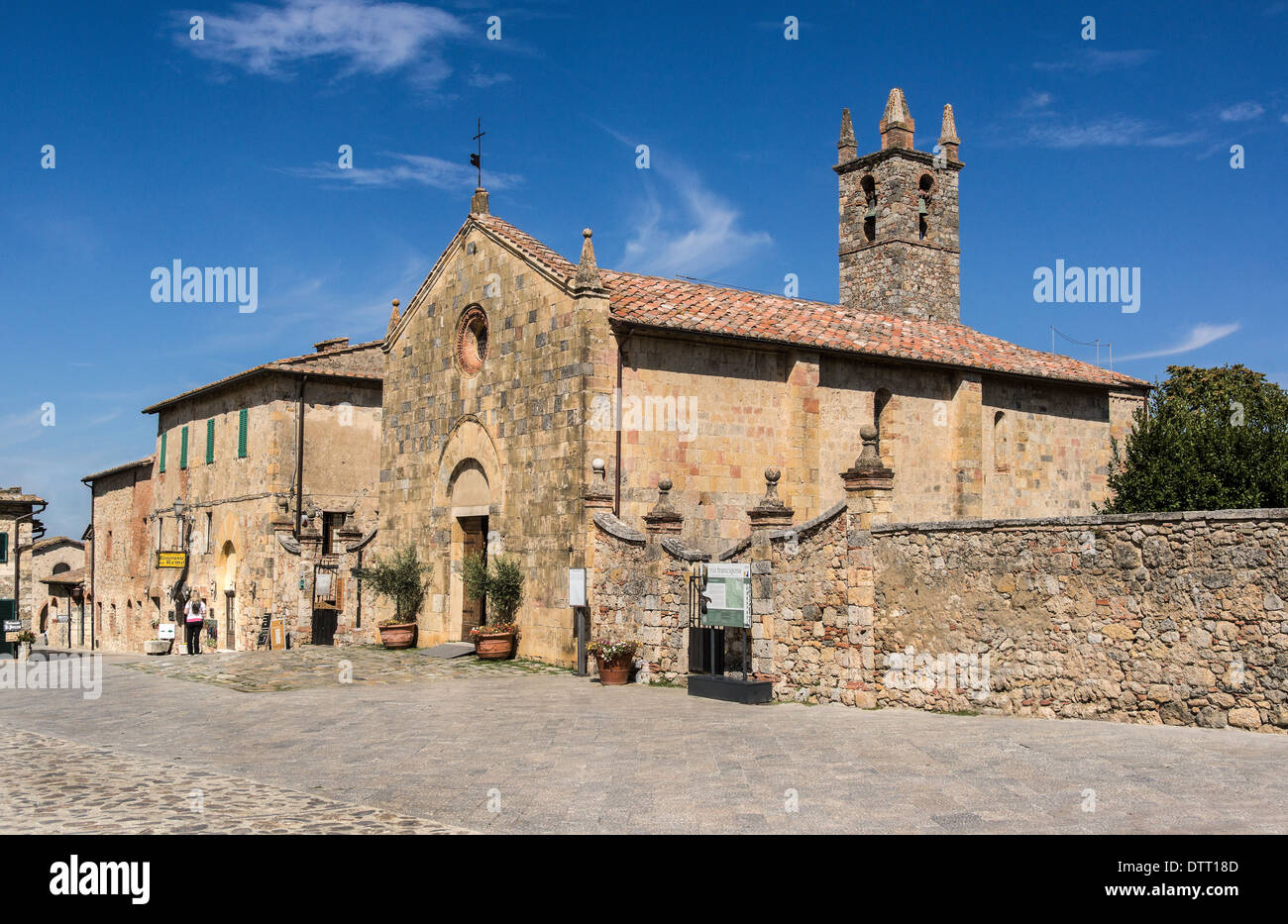 L'église du xiiie siècle de Santa Marie-josé bab dans le village médiéval de Monteriggioni Sienne;province;Toscane Italie Banque D'Images