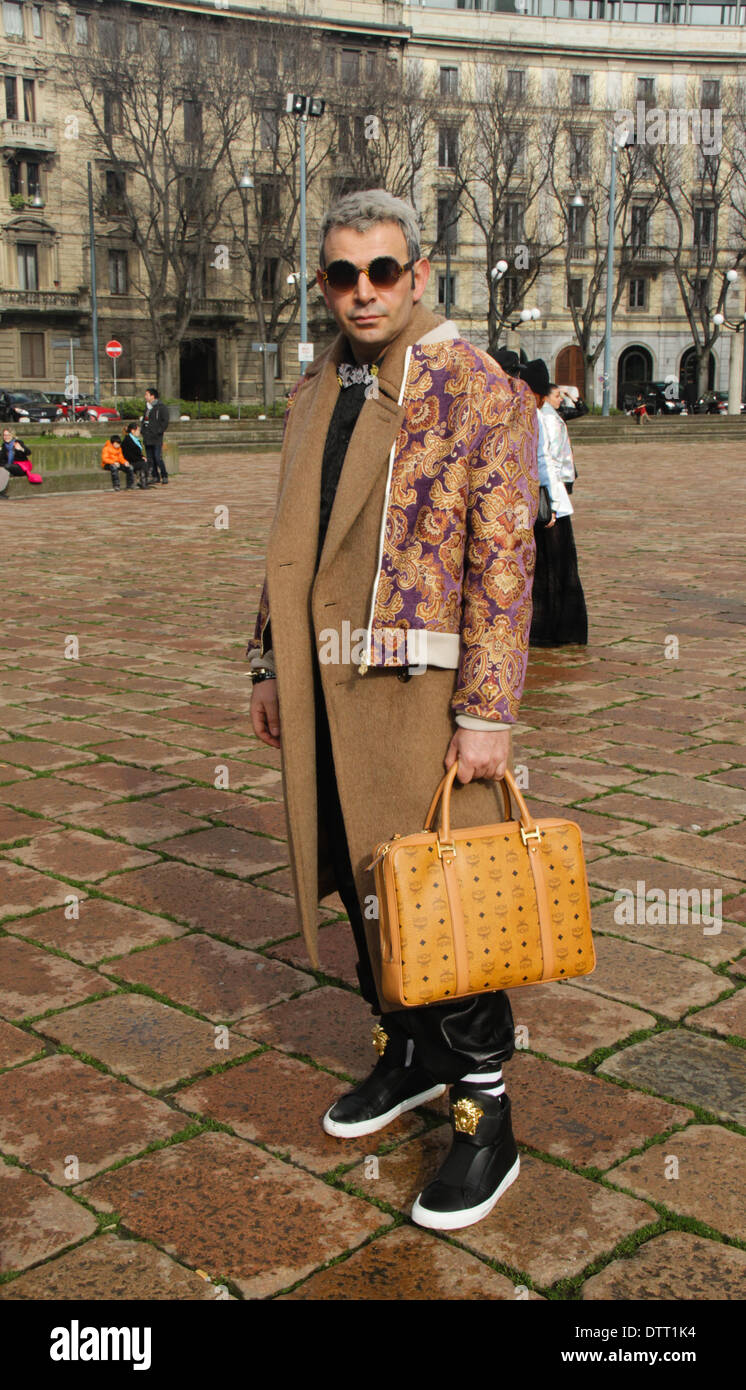 Blogger Paolo Sfarra arrivant au défilé Just Cavalli à Milan - Dec 20, 2014 - Photo : Manhattan piste/Paolo Diletto Banque D'Images