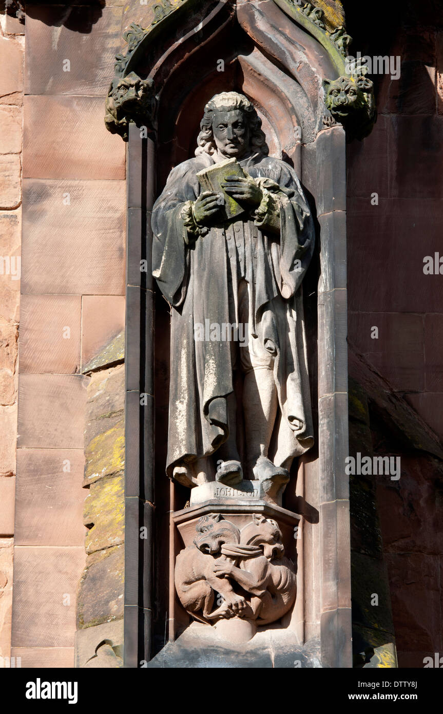 Statue Samuel Johnson sur le côté sud de la cathédrale de Lichfield, dans le Staffordshire, Angleterre, RU Banque D'Images