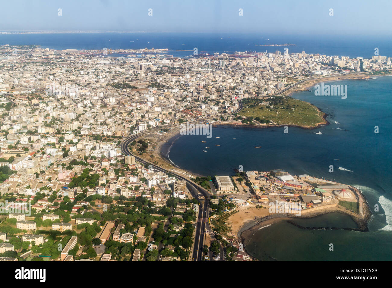 Vue aérienne de la ville de Dakar, Sénégal, par la côte de l'Atlantic City Banque D'Images