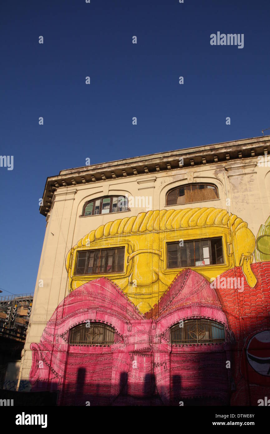 Rome, Italie. 24 février 2014. Street Art Par l'artiste Blu sur une ancienne caserne bâtiment dans le quartier Ostiense à Rome Italie Crédit : Gari Wyn Williams/Alamy Live News Banque D'Images