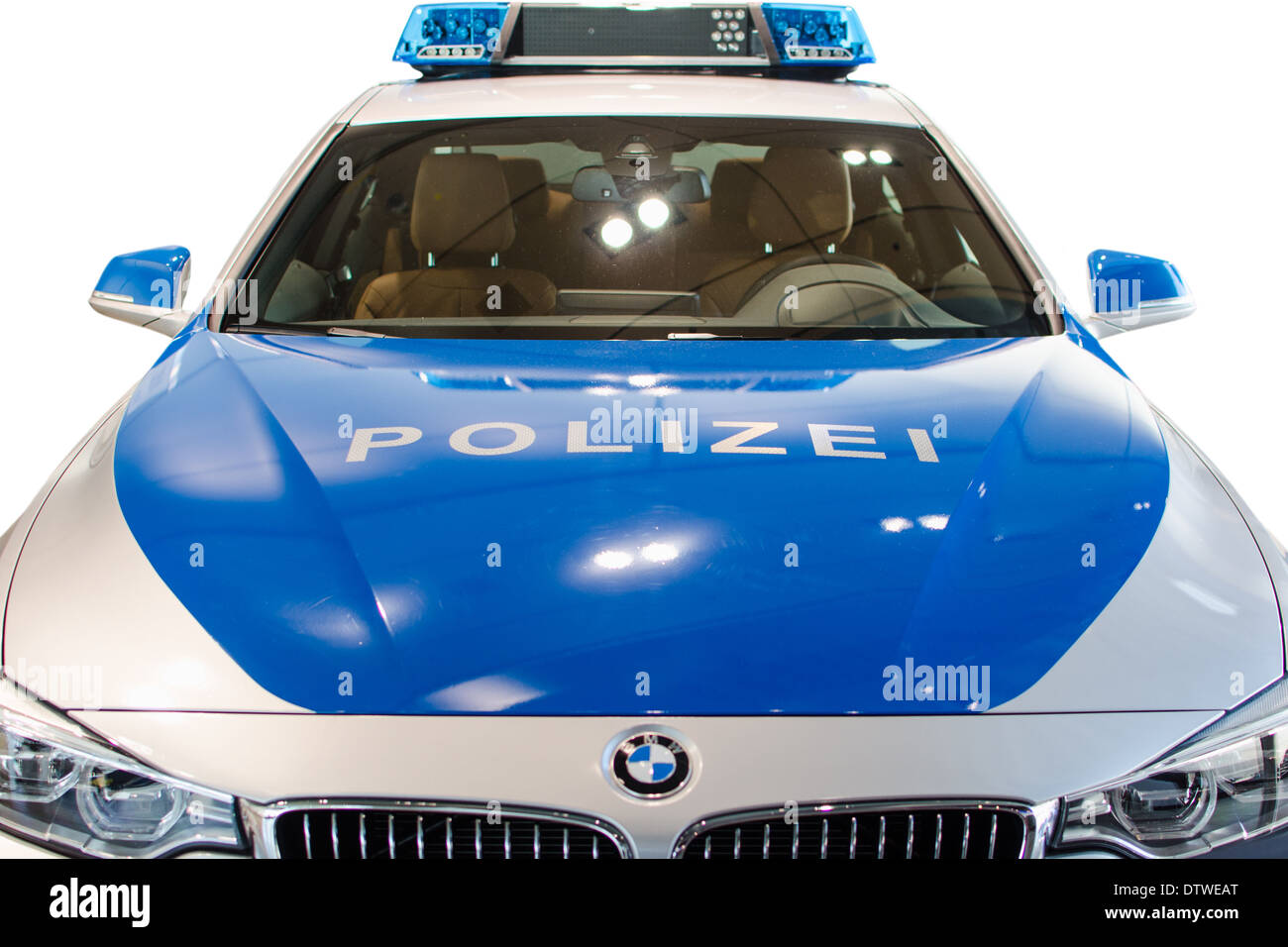 MUNICH, ALLEMAGNE - le 27 décembre 2013 : Nouveau modèle moderne de la police allemande BMW patrouilleurs voiture. Banque D'Images