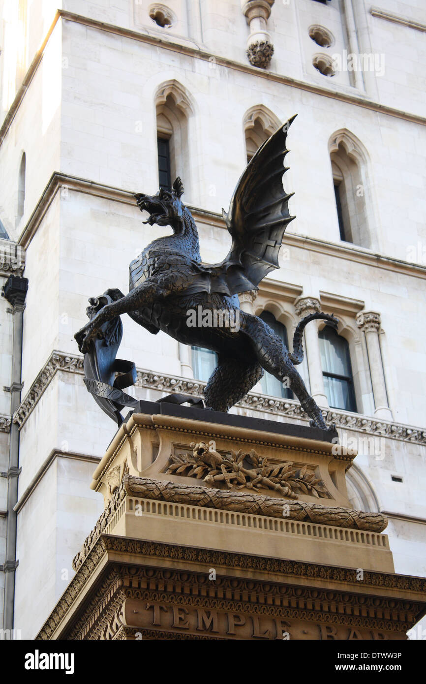 Une sculpture d'un dragon à Temple Bar, Londres. Banque D'Images