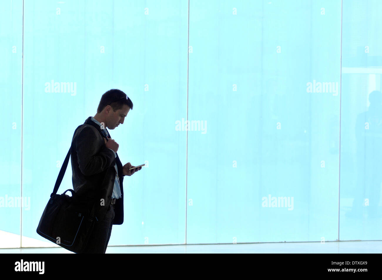 Barcelone, Espagne. 24 février 2014. Clients assistant à la GSMA Mobile World Congress 2014 à Barcelone.240214. Credit : fototext/Alamy Live News Banque D'Images