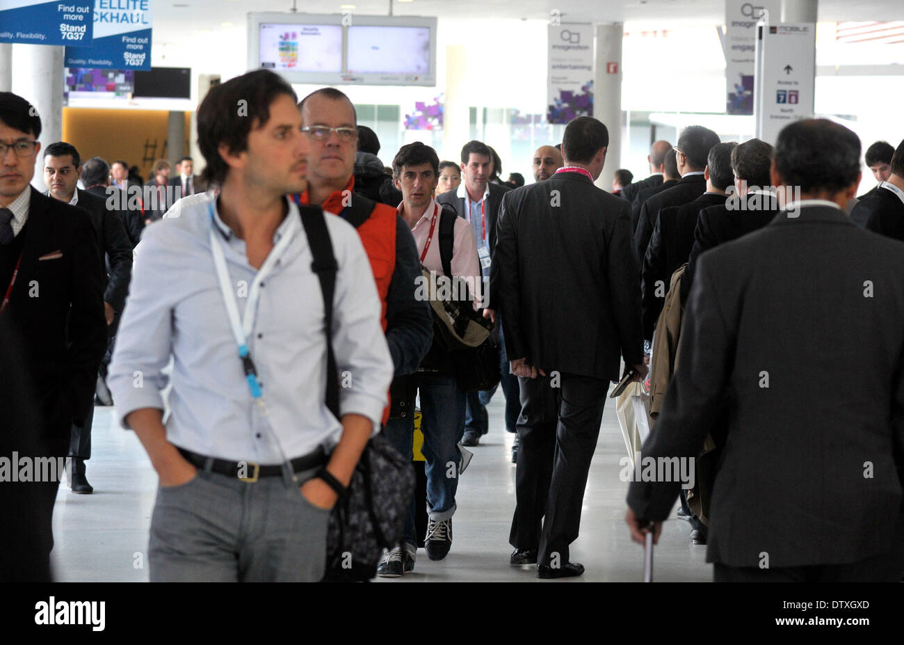 Barcelone, Espagne. 24 février 2014. Clients assistant à la GSMA Mobile World Congress 2014 à Barcelone.240214. Credit : fototext/Alamy Live News Banque D'Images