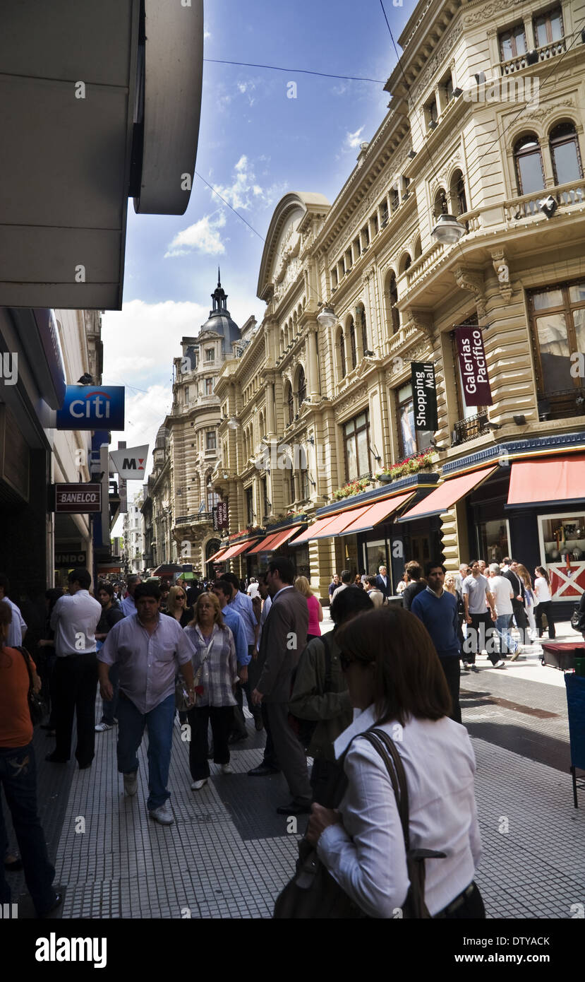 Avenue de la Floride une célèbre rue commerçante à Buenos Aires, Argentine Banque D'Images
