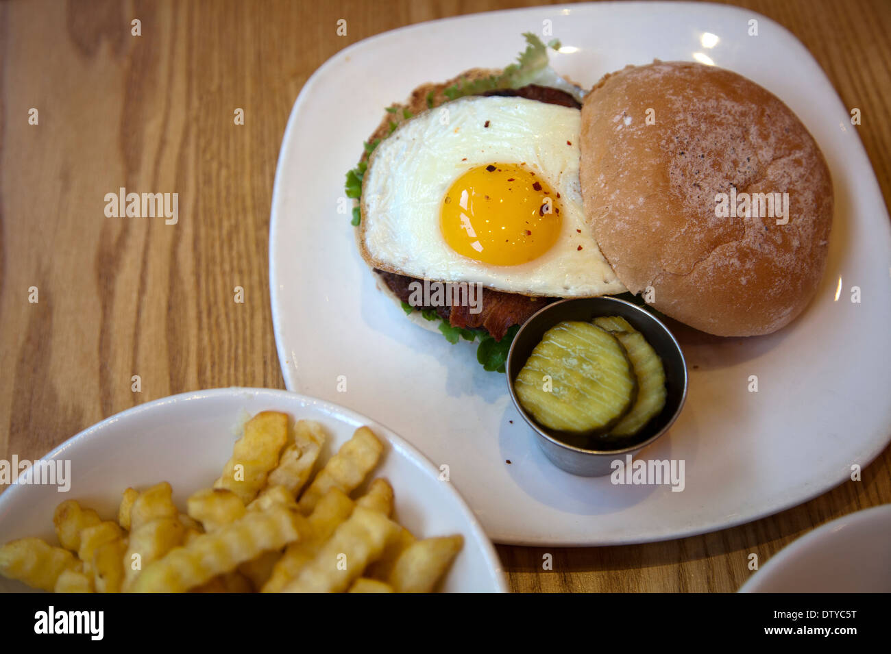 Chips de cornichon Banque de photographies et d’images à haute