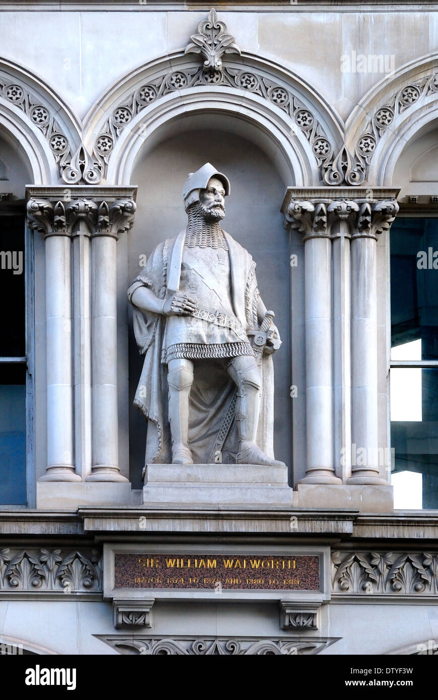 Londres, Angleterre, Royaume-Uni. Statue surplombant le viaduc de Holborn : William Walworth (d1385 : deux fois Lord Mayor of London : 1374/75 et 1380/81) 1869 : Henry Bursill Banque D'Images