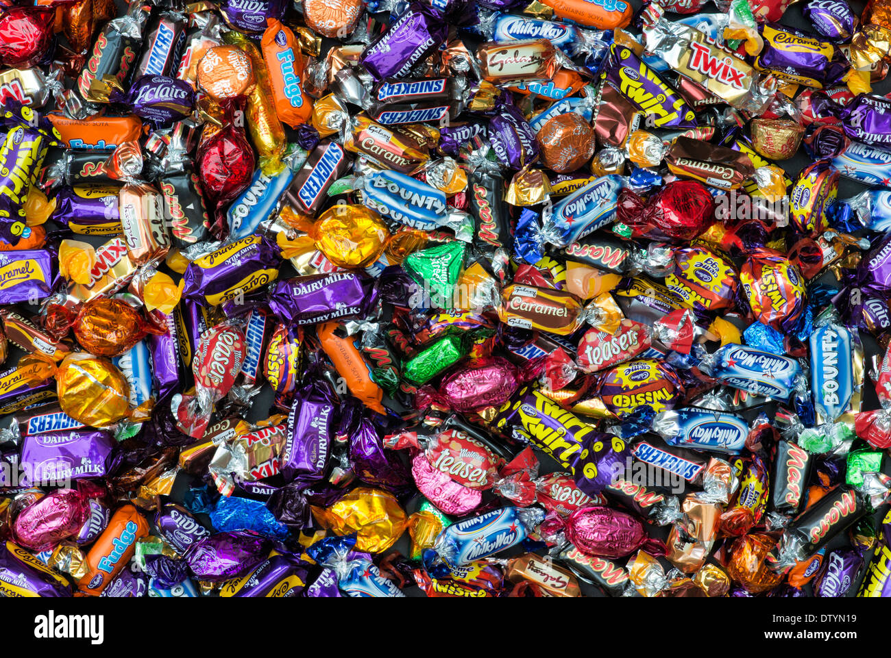 Célébration des chocolats. Assortiment de chocolats Mini Modèle. Motif de bonbons au chocolat Banque D'Images