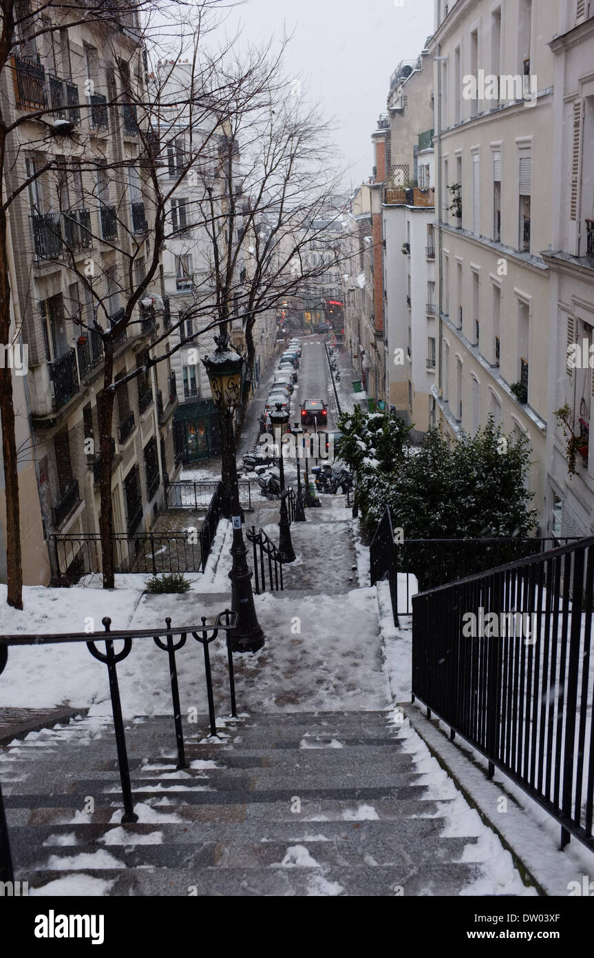 Des pas dans la neige, Montmartre, Paris, France, Banque D'Images