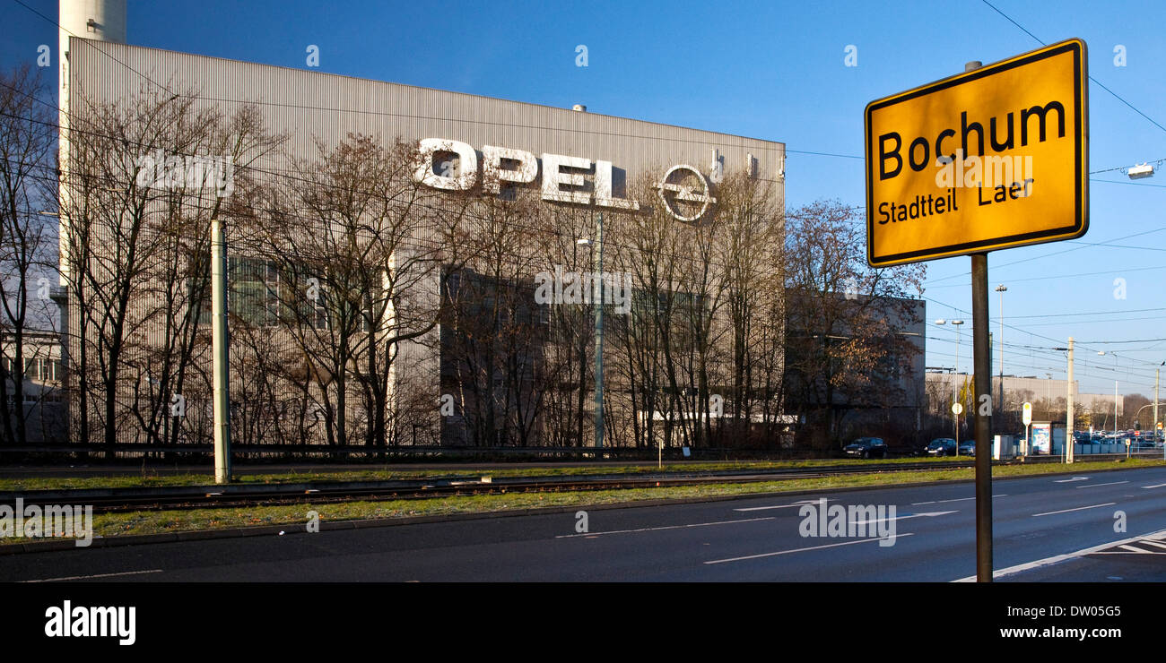 Opel travaille, un lieu nom-signe dans l'avant-plan, de la Ruhr, Bochum, Rhénanie du Nord-Westphalie, Allemagne Banque D'Images