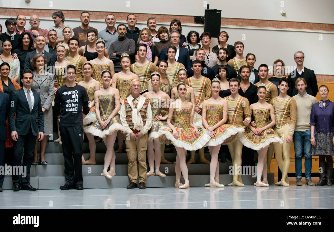 Madrid, Espagne. Feb 24, 2014. La Reine Sofia d'Espagne et du Ballet National d'visites Spanish National Dance Company à Naves del Matadero, 24 février 2014 à Madrid, Espagne. Crédit : Oscar Gonzalez/NurPhoto ZUMAPRESS.com/Alamy/Live News Banque D'Images