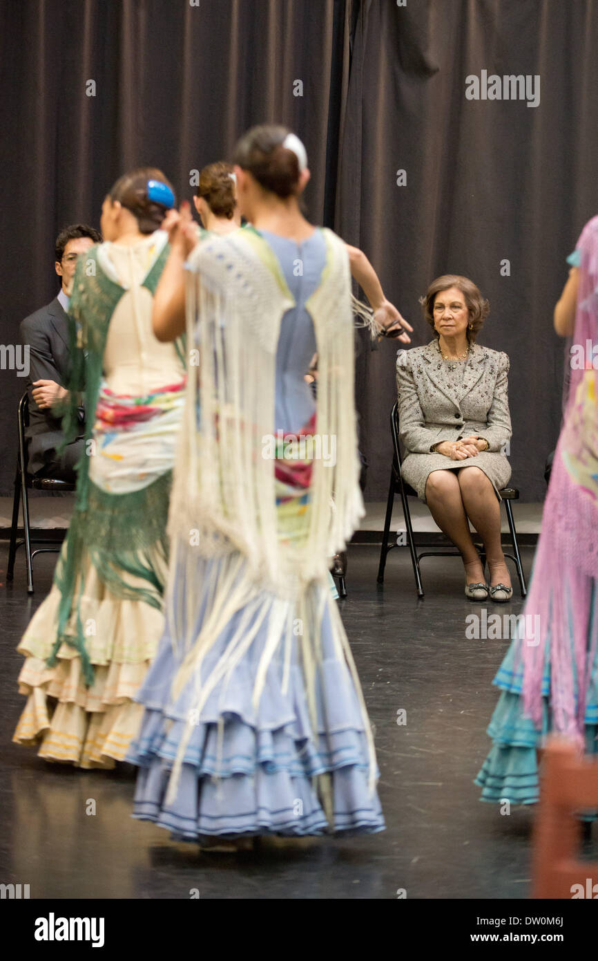 Madrid, Espagne. Feb 24, 2014. La Reine Sofia d'Espagne et du Ballet National d'visites Spanish National Dance Company à Naves del Matadero, 24 février 2014 à Madrid, Espagne. Crédit : Oscar Gonzalez/NurPhoto ZUMAPRESS.com/Alamy/Live News Banque D'Images