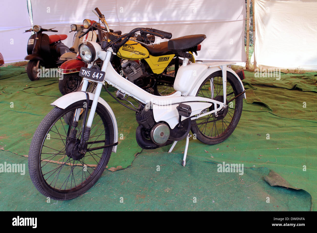 Classic motor cycle contre Abad Banque D'Images