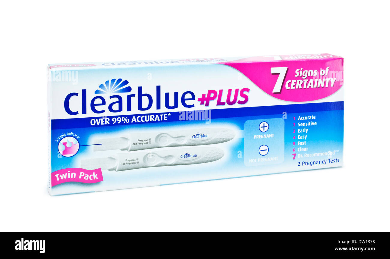 Test de grossesse Clearblue plus Accueil kit dans une boîte sur un fond blanc Banque D'Images