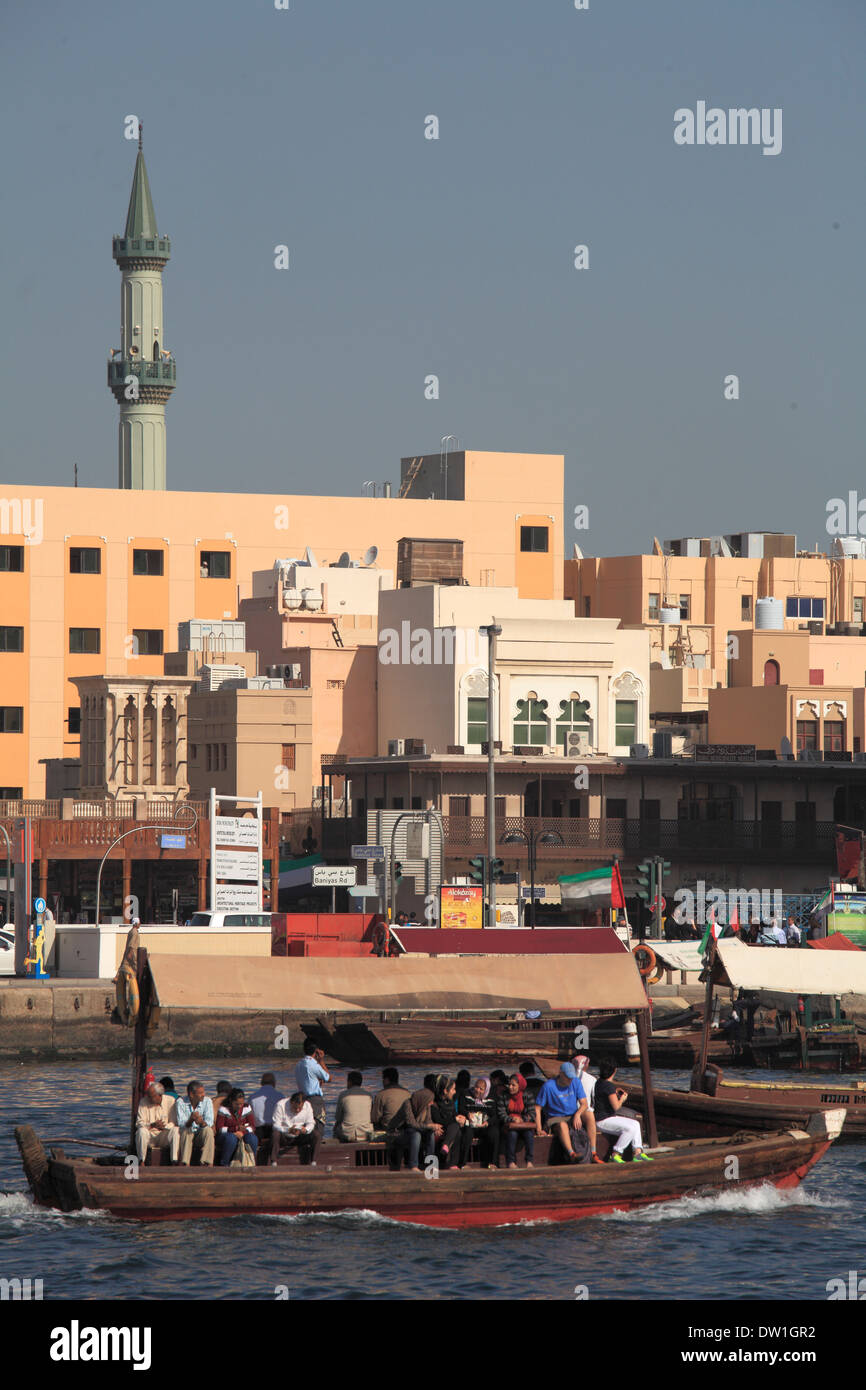 Emirats arabes unis, dubaï, Deira Creek, Skyline, abra, bateau Banque D'Images