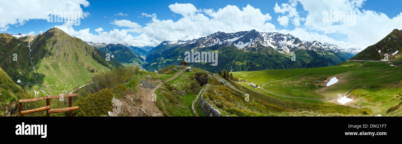 Col de montagne Alpes été panorama. Banque D'Images