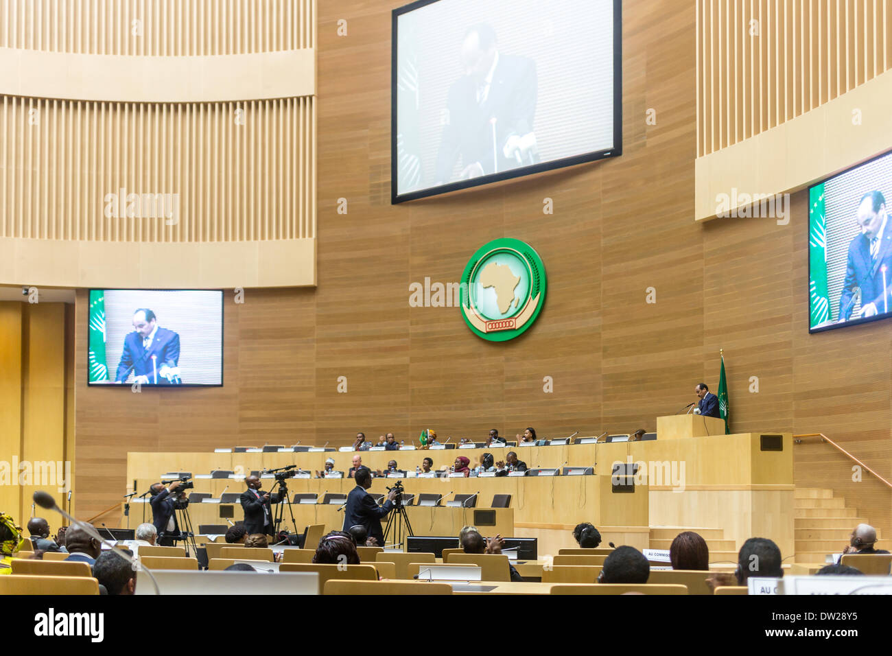 Addis Abeba, Ethiopie. 26 février 2014. S.e. M. Mohamed Ould Abdel Aziz, Président de la République islamique de Mauritanie, et le nouveau président de l'Union africaine, rend visite au siège de la Commission de l'UA à Addis-Abeba, Ethiopie, le 26 février 2014. Crédit : Dereje Belachew/Alamy Live News Banque D'Images