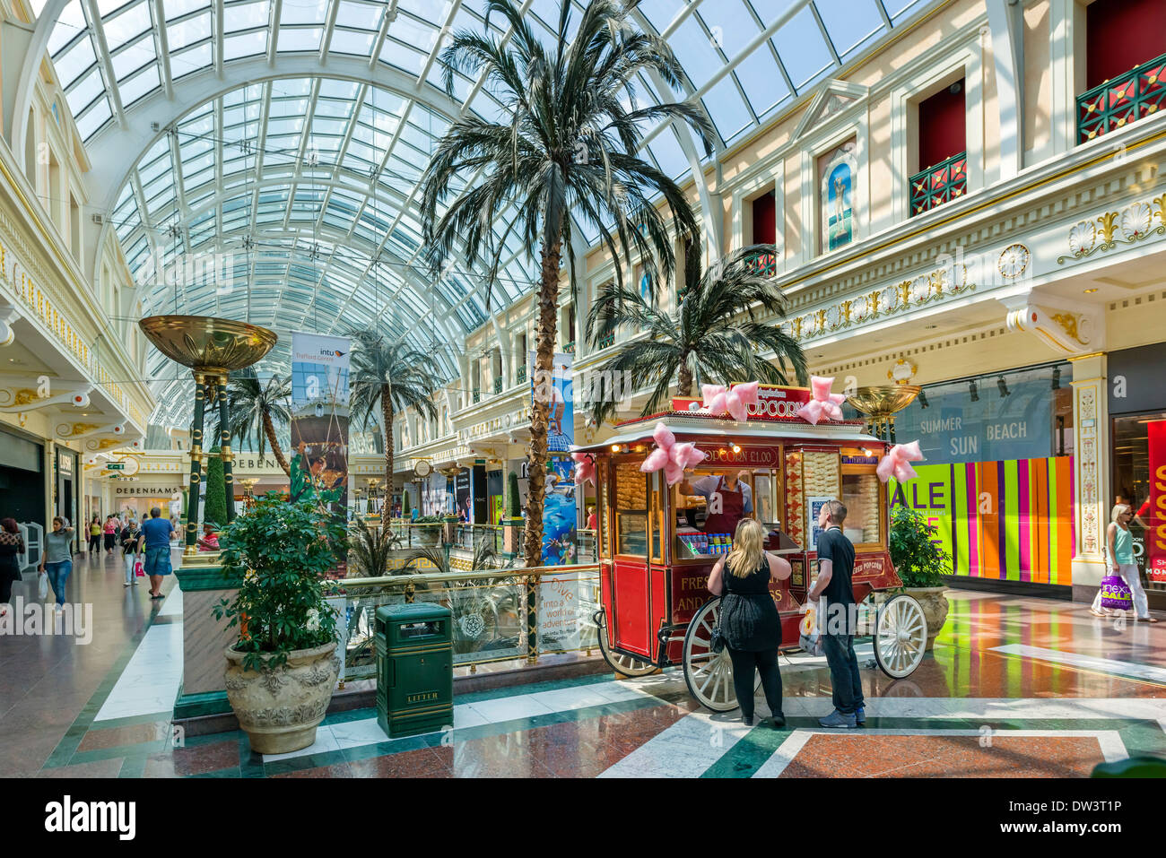Stand de pop-corn à l'intérieur du complexe commercial Trafford Centre, Dumplington, Greater Manchester, Angleterre, RU Banque D'Images