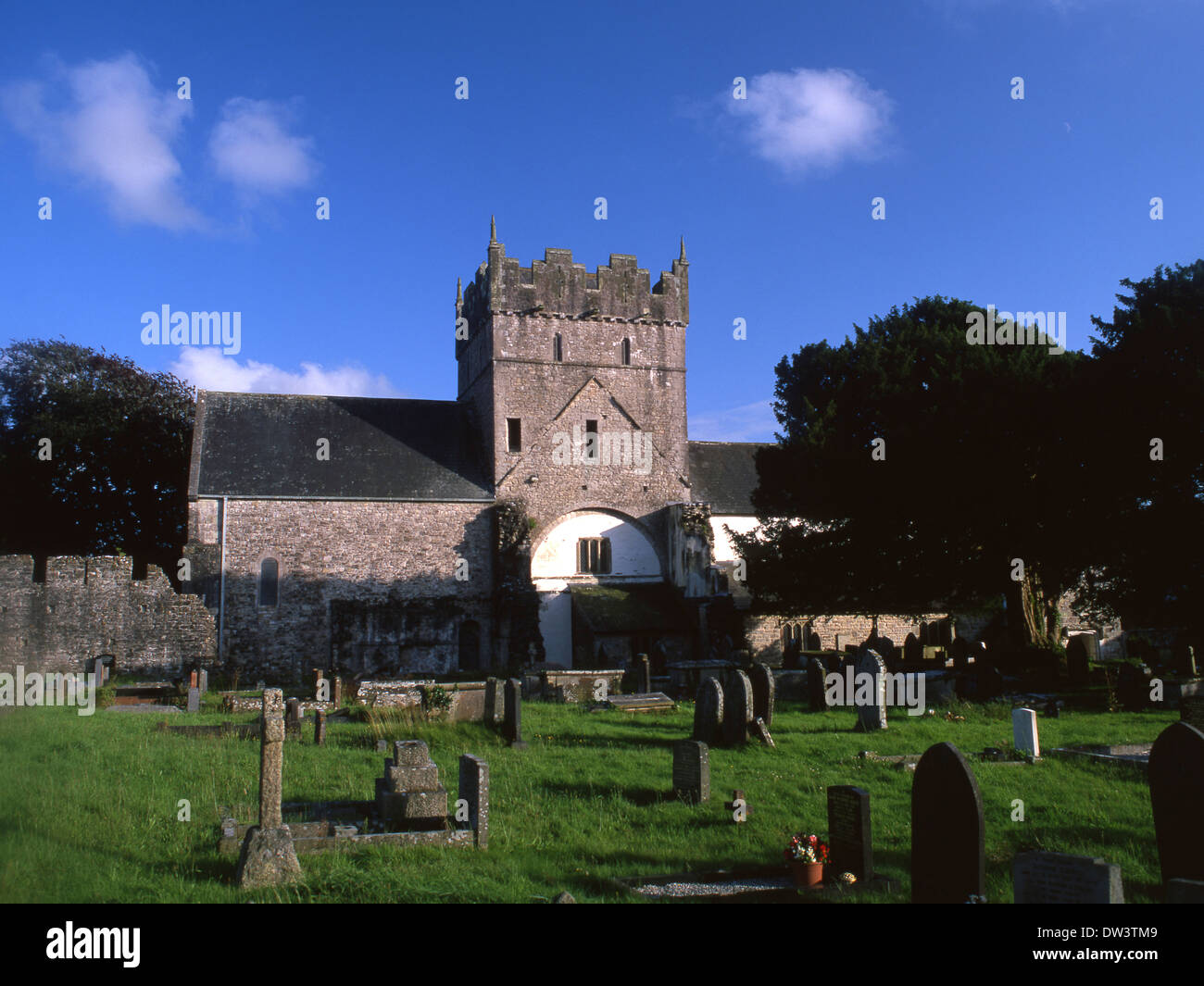 L'église prieurale Ewenny Bridgend County South Wales UK Banque D'Images