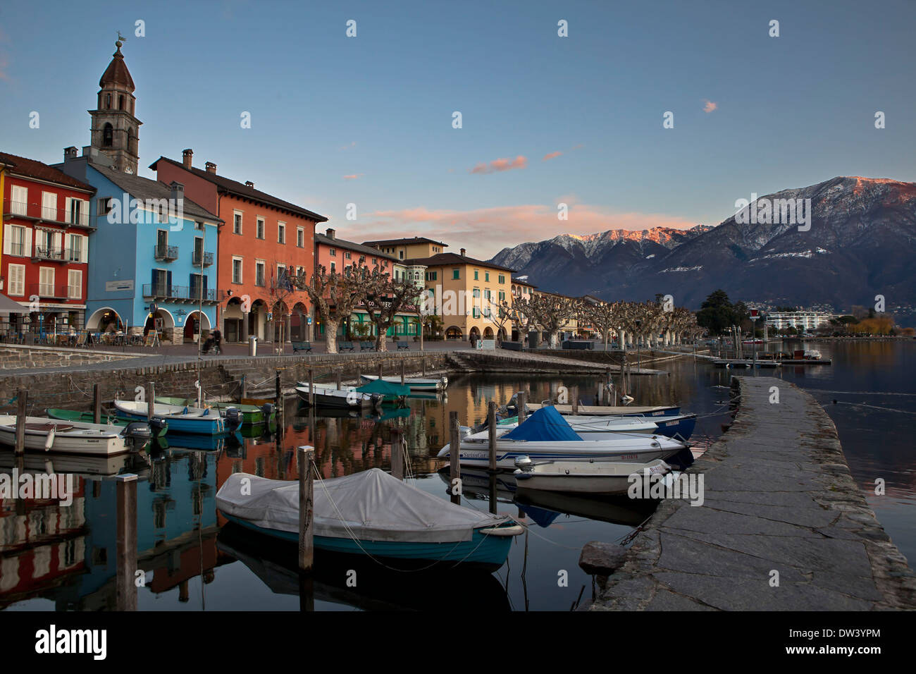 Promenade du lac Lungolago, Ascona Banque D'Images