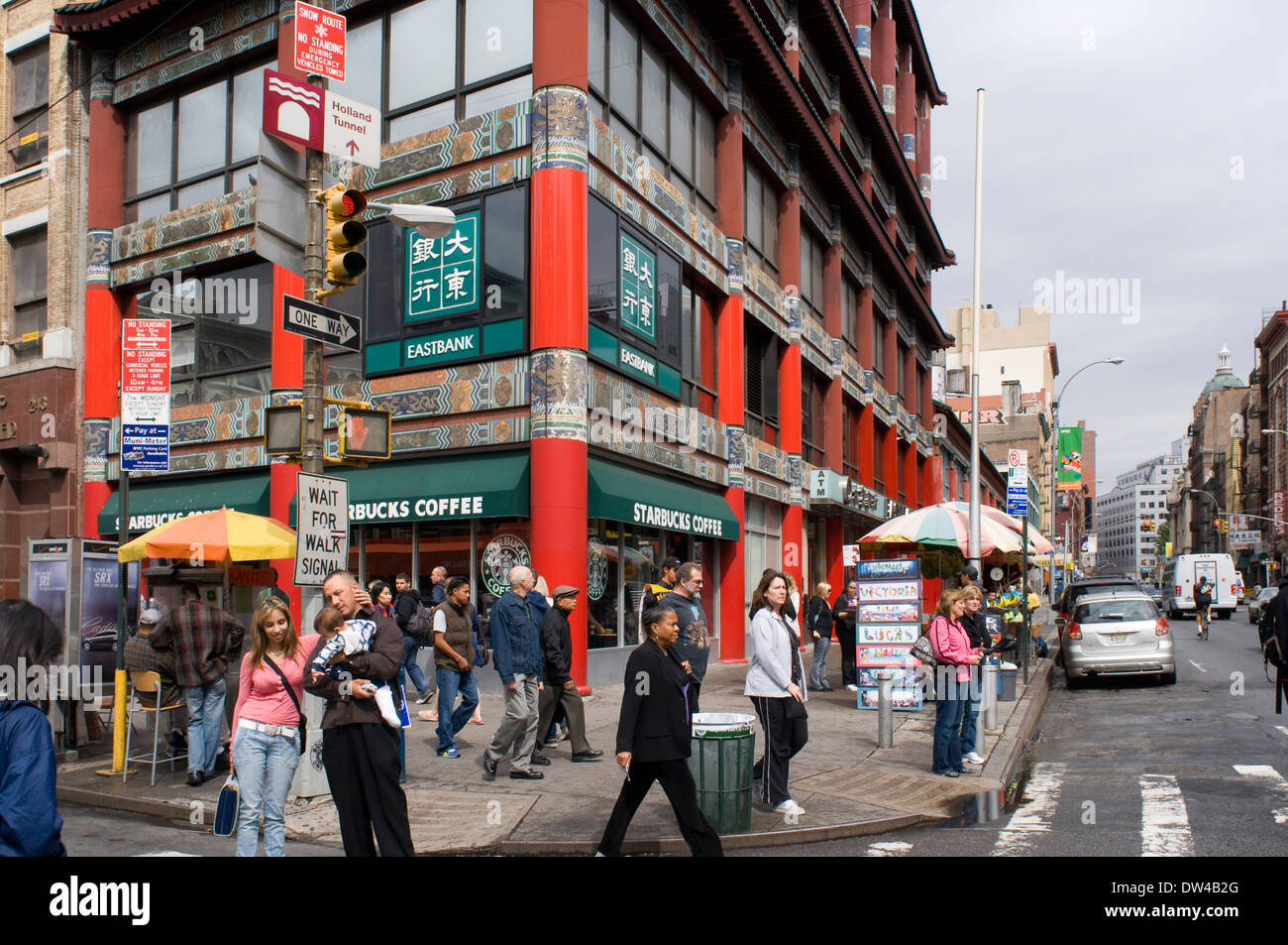 Chinatown . En se promenant dans le quartier d'​​NY est quelque chose d'un modèle de Chine Visite guidée . Dans un petit nombre de blocs que vous pouvez trouver des dizaines Banque D'Images