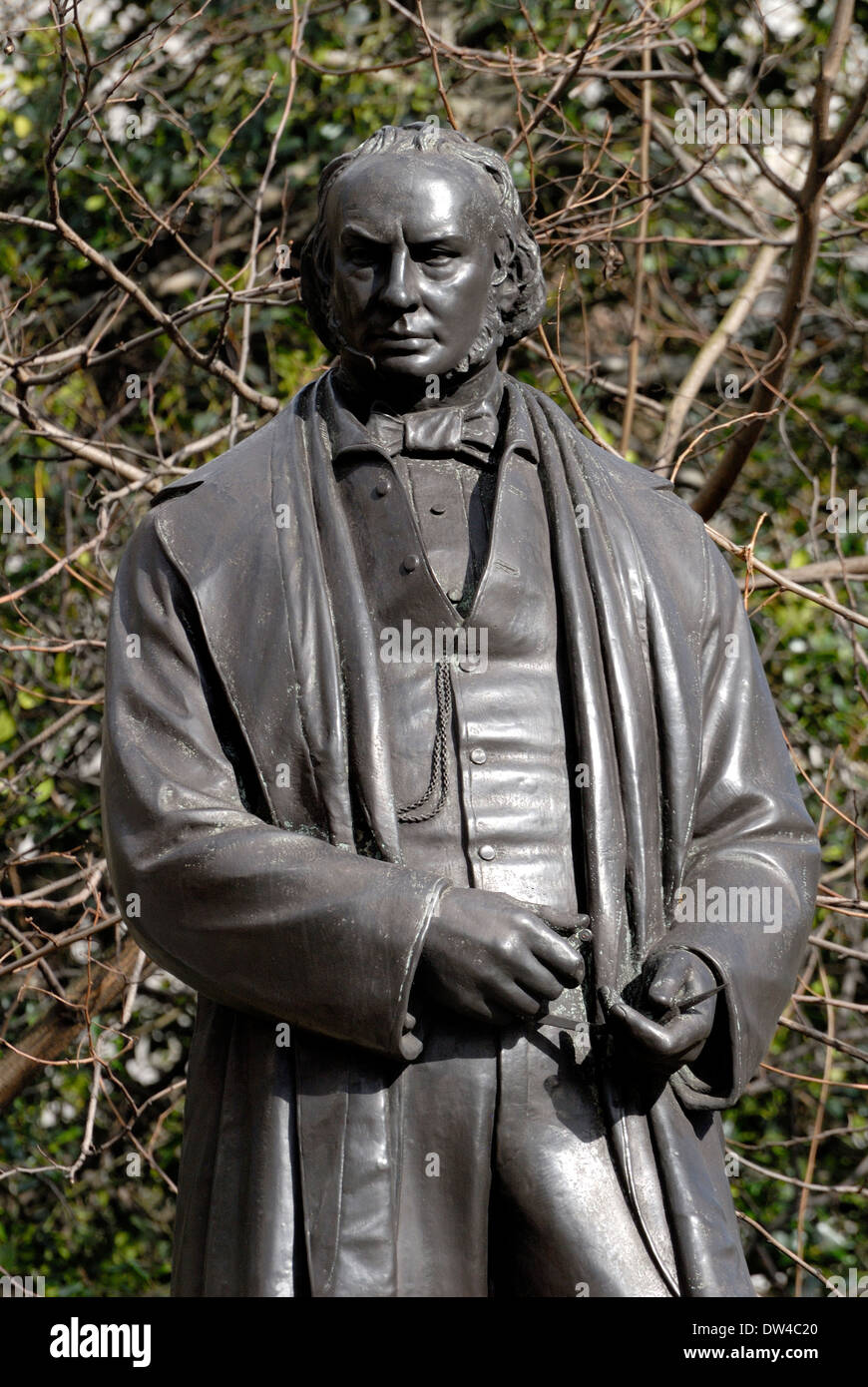Londres, Angleterre, Royaume-Uni. Statue (1877, par le Baron Marochetti) d'Isambard Kingdom Brunel (1806-1859) : ingénieur en Temple Place Banque D'Images
