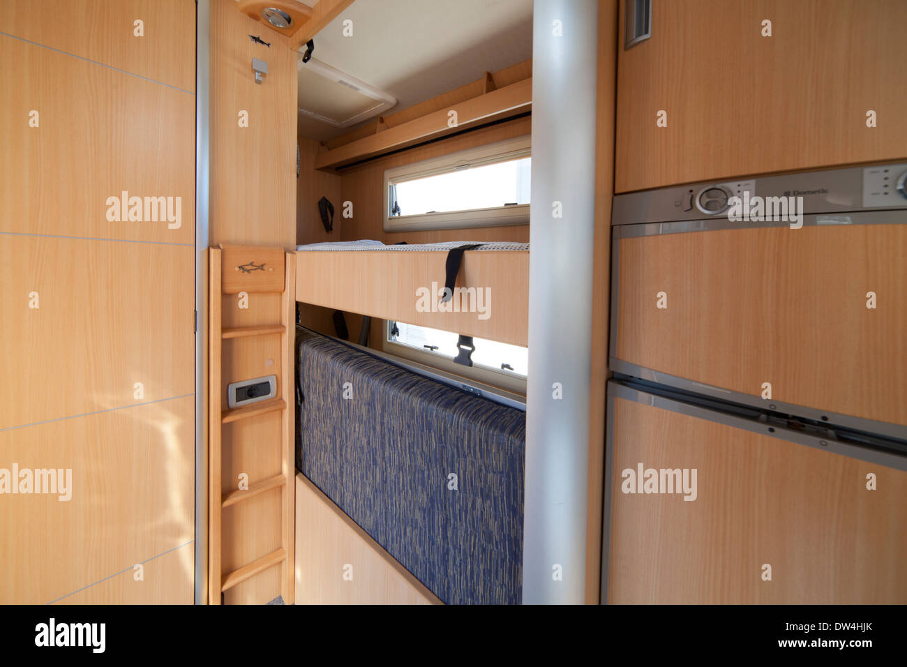 L'intérieur de camping-car lits doubles et escaliers Banque D'Images