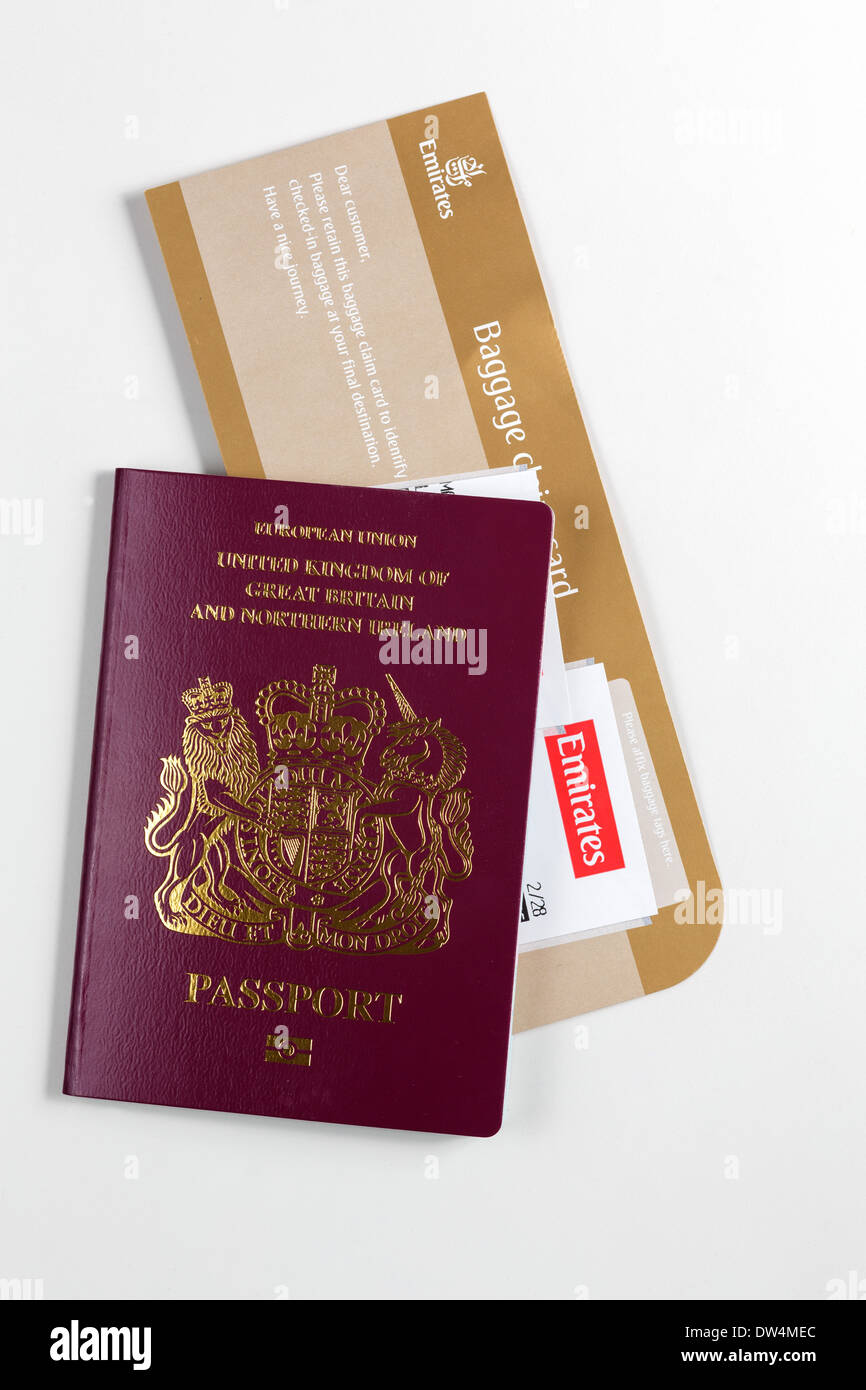 Passeport britannique avec Emirates Airlines carte d embarquement Banque D'Images
