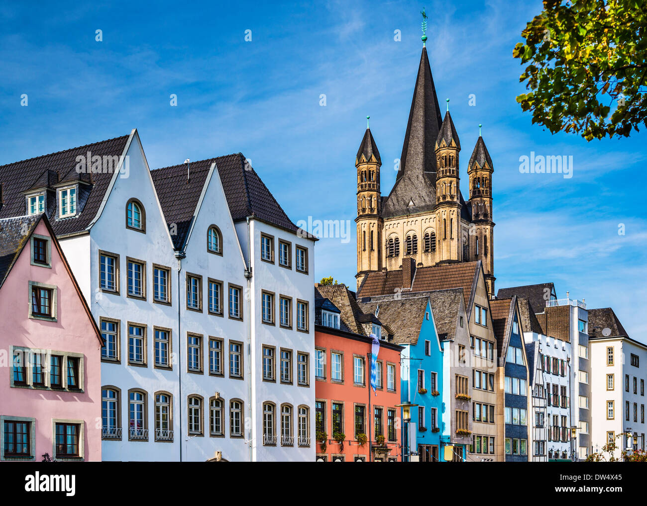 Cologne, Allemagne cityscape sur le Rhin. Banque D'Images