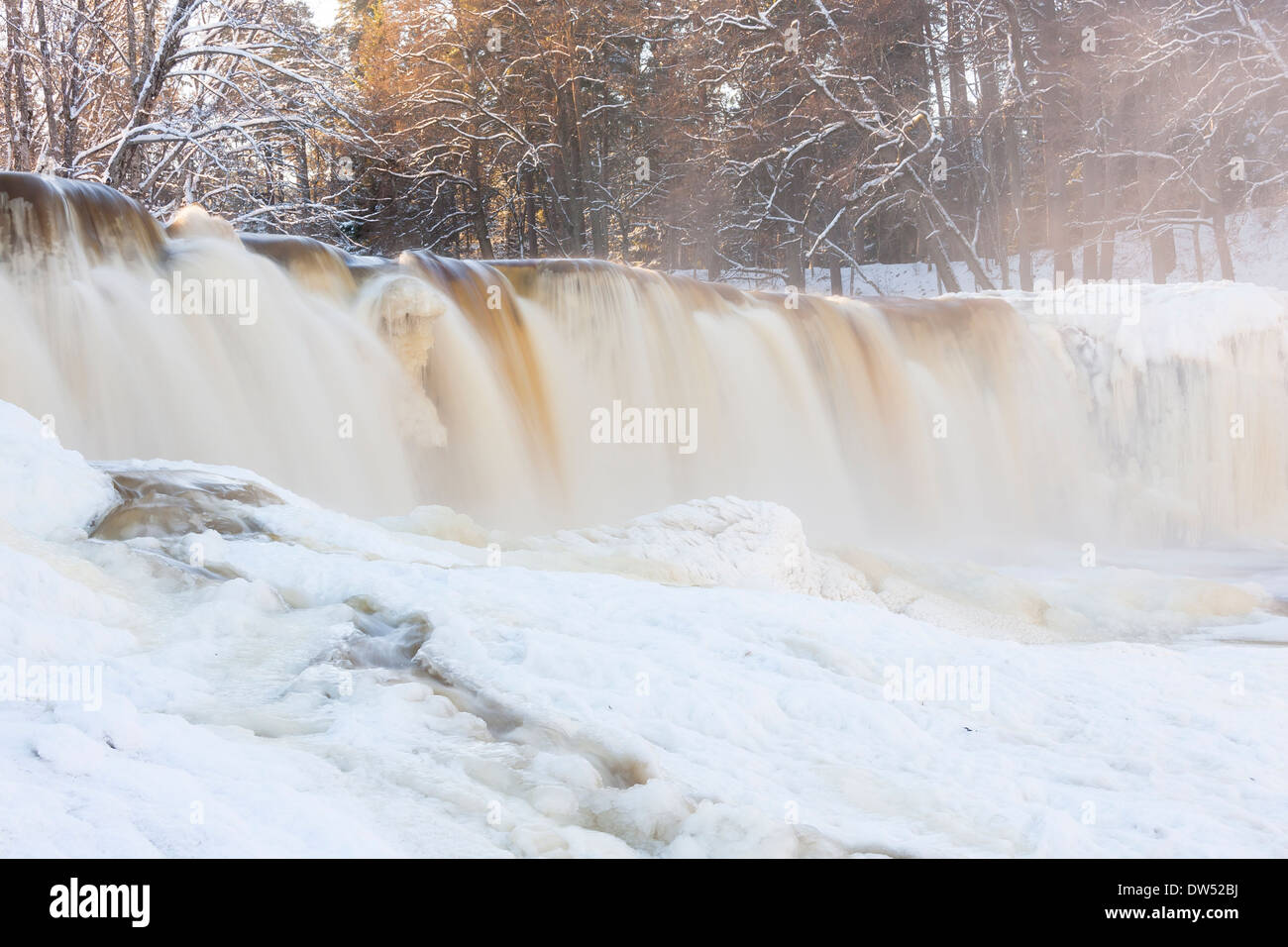 Cascade de glace appelé comme Keila Juga au winter en Estonie Banque D'Images