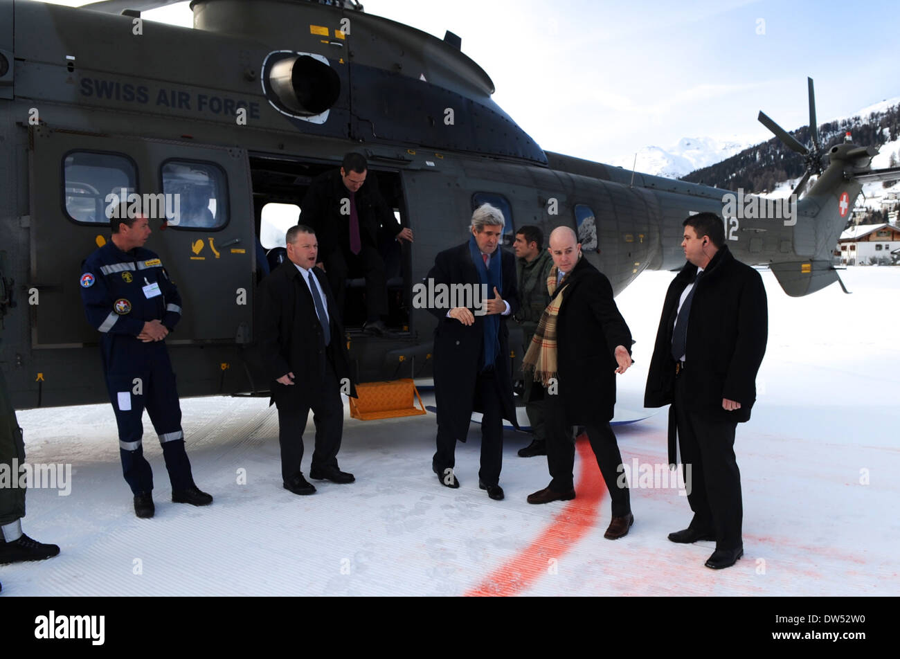 Kerry secrétaire arrive à Davos pour le Forum économique mondial Discours Banque D'Images