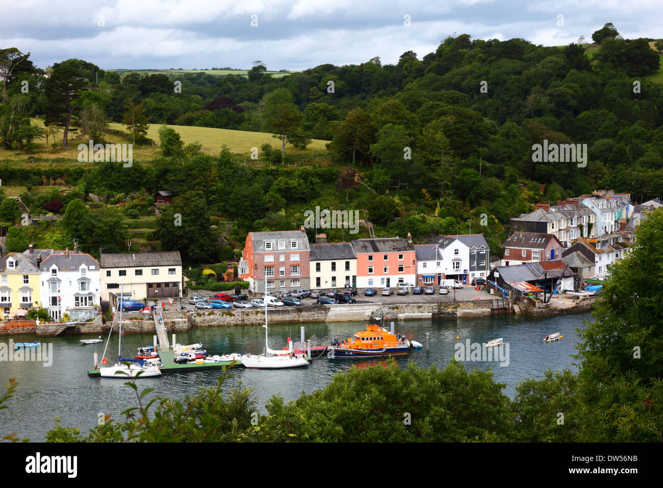 Voir l'ensemble de la rivière Fowey Hall à pied à Fowey Cornwall , , Angleterre Banque D'Images