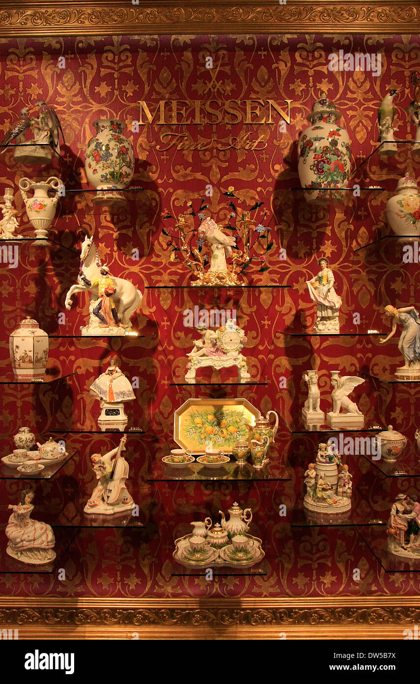 À l'État manufacture de porcelaine Meissen Ltd fait partie le musée, l'exposition atelier et le centre d'accueil. Sur ce lieu est de porcelaine de Meissen indiqués dans l'ordre chronologique de 1710 à l'heure actuelle. Photo : Klaus Nowottnick Date : 3 août 2013 Banque D'Images