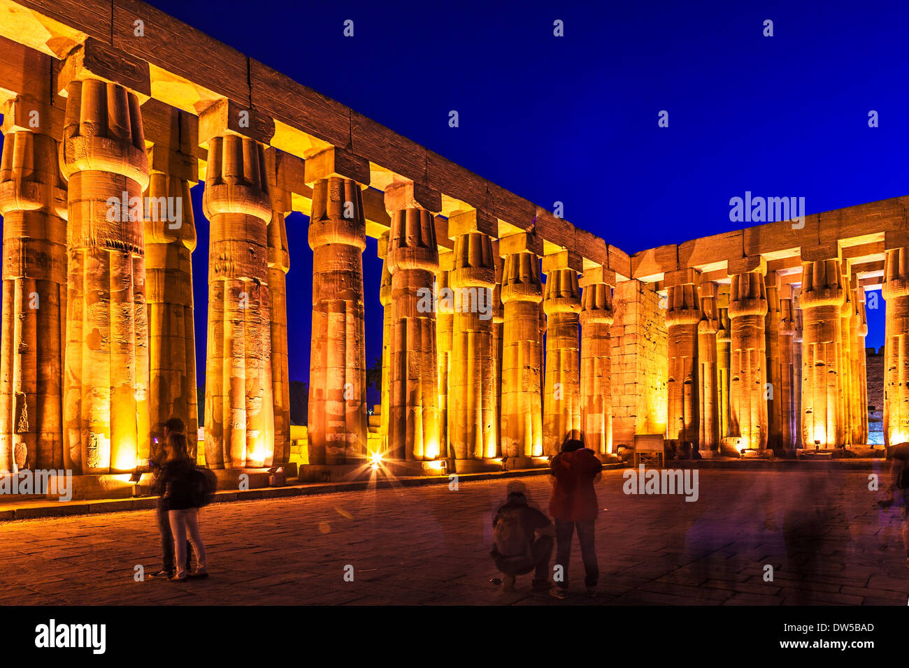 La salle hypostyle d'Amenhotep III à Louxor. Banque D'Images