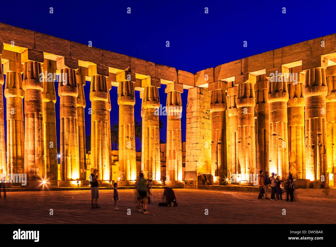 La salle hypostyle d'Amenhotep III à Louxor. Banque D'Images