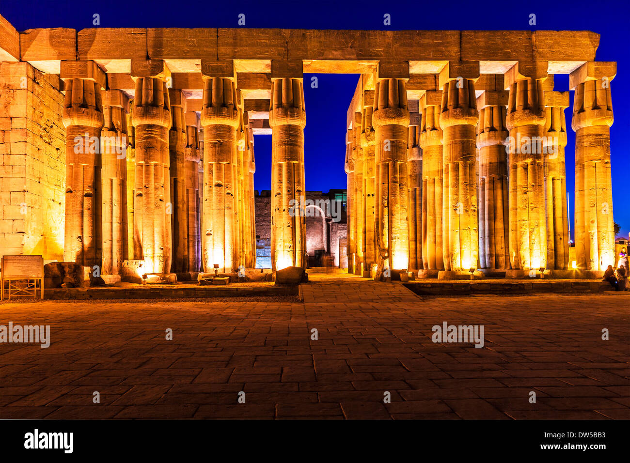 La salle hypostyle d'Amenhotep III à Louxor. Banque D'Images