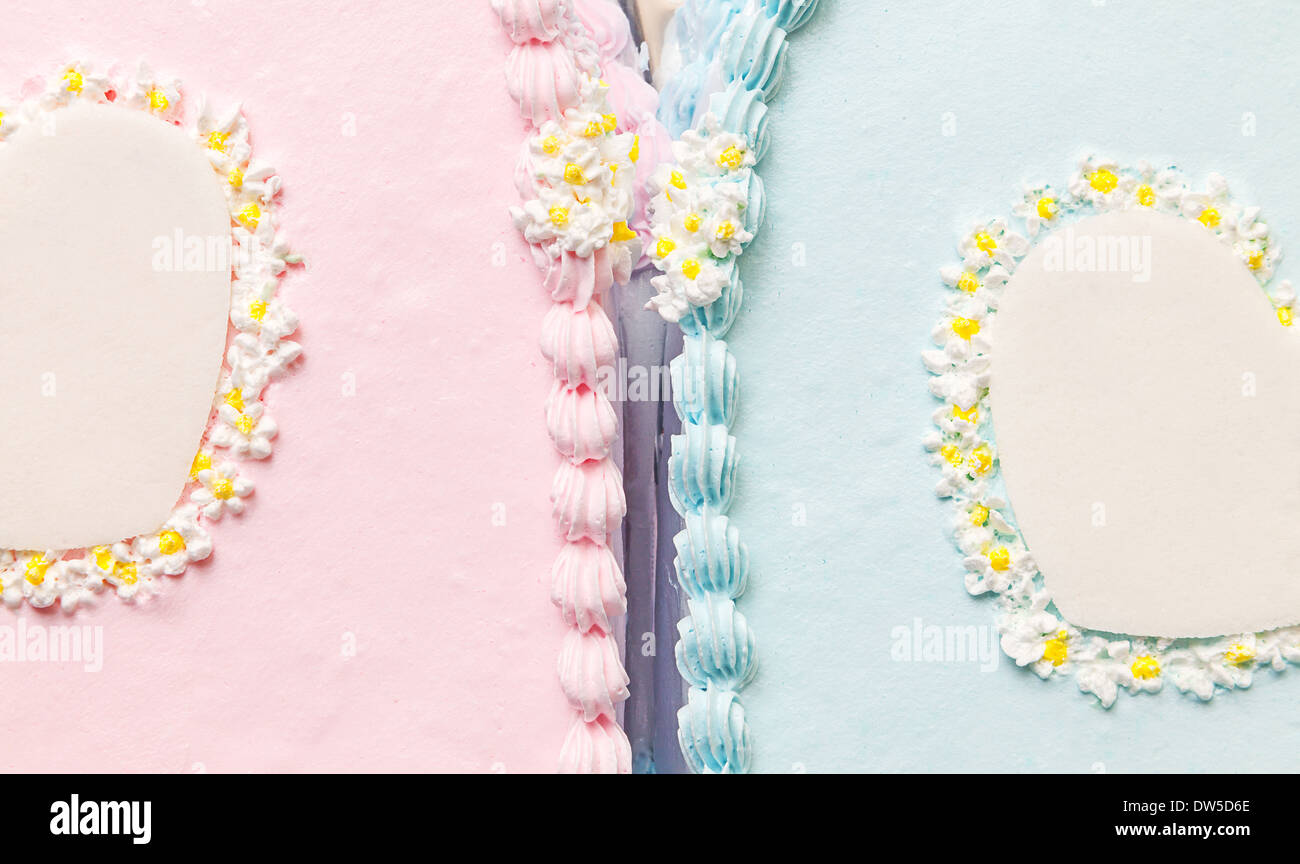 Pour Des Jumeaux Des Gateaux D Anniversaire Pour Un Garcon Et Une Fille La Forme De Cœurs Photo Stock Alamy Pour Des Jumeaux Des Gateaux D Anniversaire Pour Un Garcon Et Une Fille La Forme De Cœurs Photo Stock Alamy
