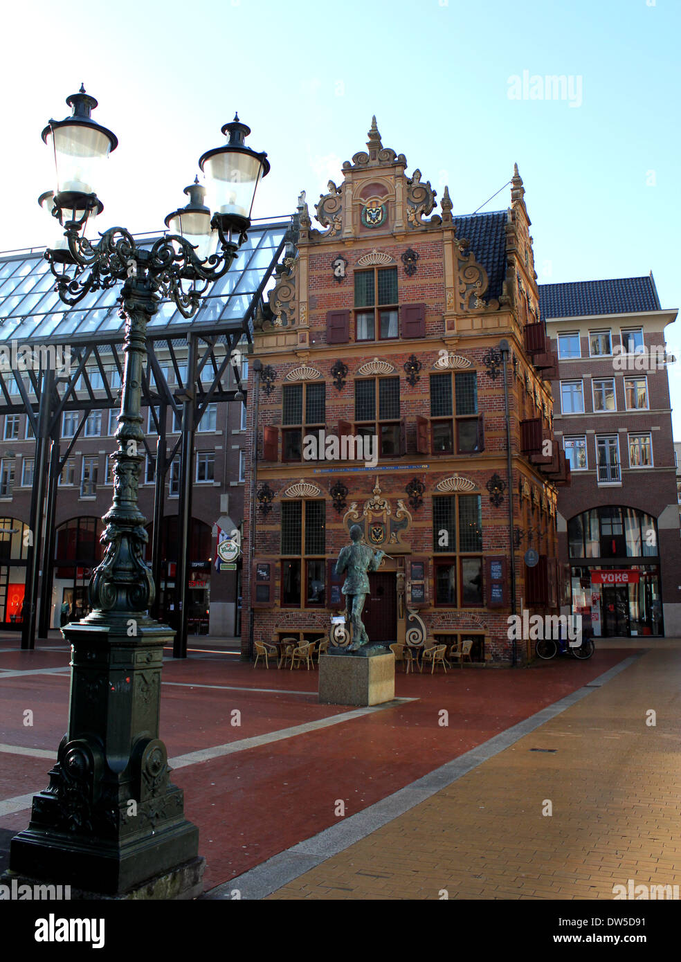 Or Goudkantoor (bureau) sur la Grand Place (place principale) de Groningen, Pays-Bas Banque D'Images