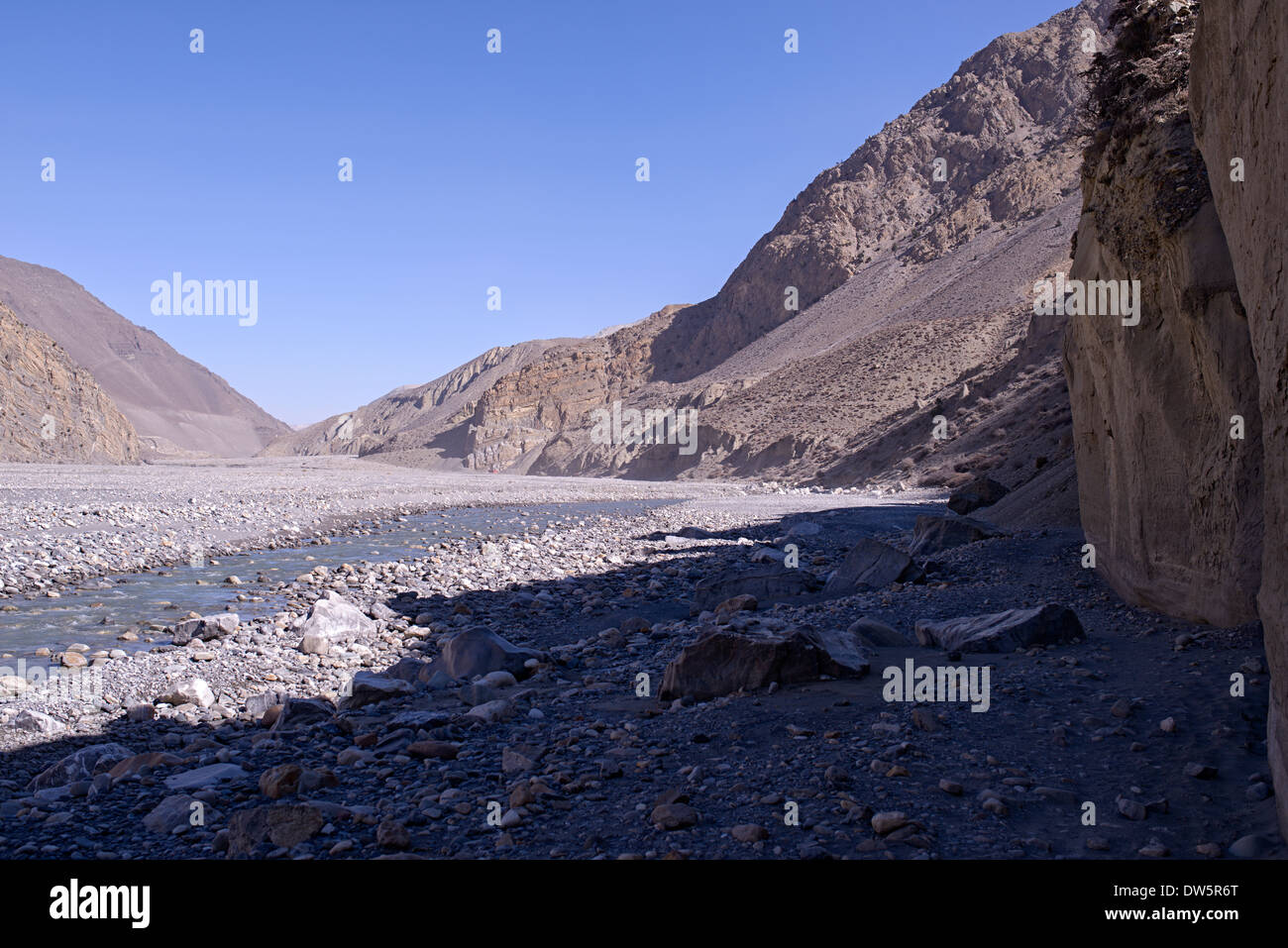 Près de la rivière Kali Gandaki Jomsom village Banque D'Images