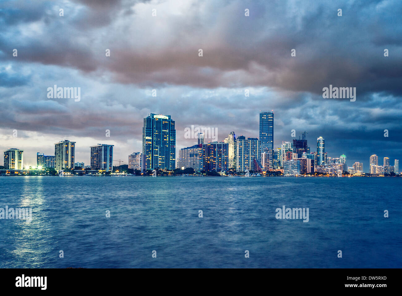 Miami (Floride), la construction et les nuages Banque D'Images