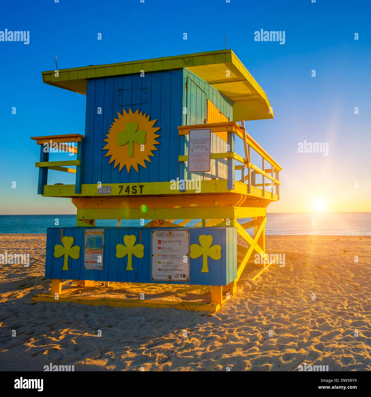 Miami South Beach sunrise avec lifeguard tower, USA Banque D'Images