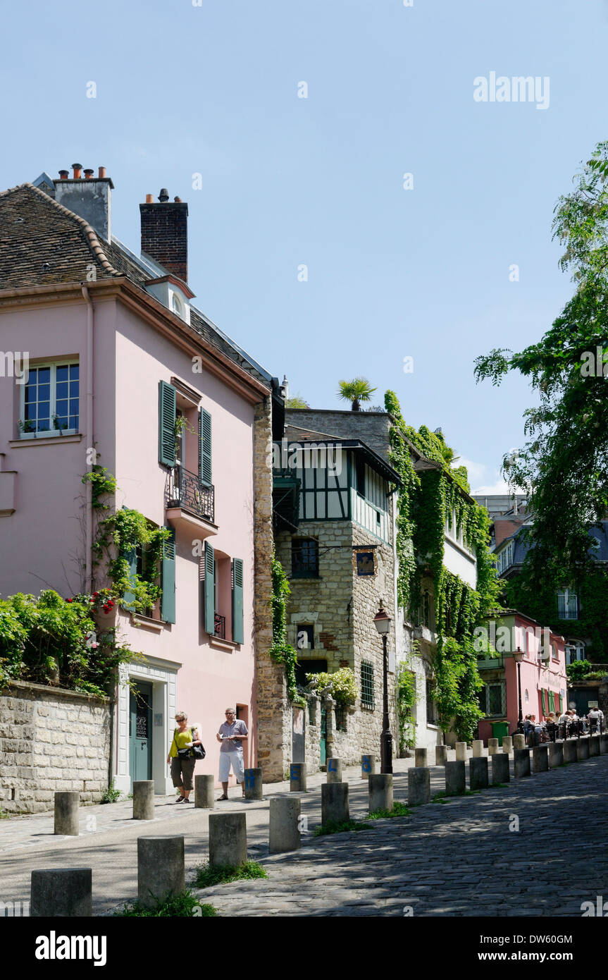 Pittoresque Rue de l'Abreuvoir à Montmartre, Paris Banque D'Images