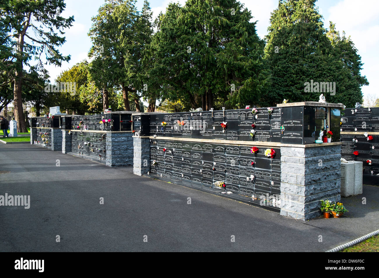 Murs de columbarium au cimetière Glasnevin Dublin Irlande du prospect dans la mémoire de l'incinéré Banque D'Images